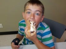 centre-communautaire-pierre-lemaire-drummondville_activite-diner-hotdog1